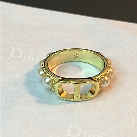 DIOR CD & FAUX PEARL COSTUME JEWELRY RING SIZE S - Picture 8 of 14